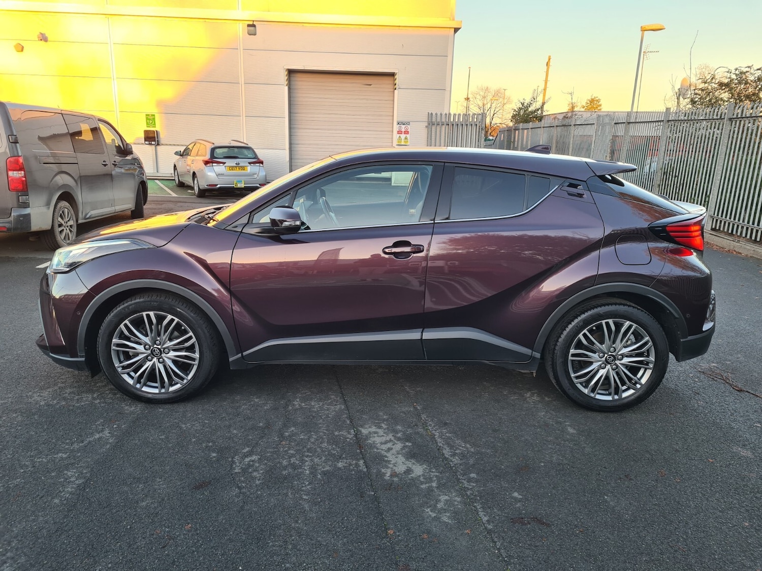 Used Toyota C-HR 2023 for sale - 76704321: Photo 4