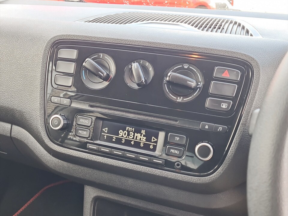 Used Volkswagen up! 2014 for sale - 78215964: Photo 30