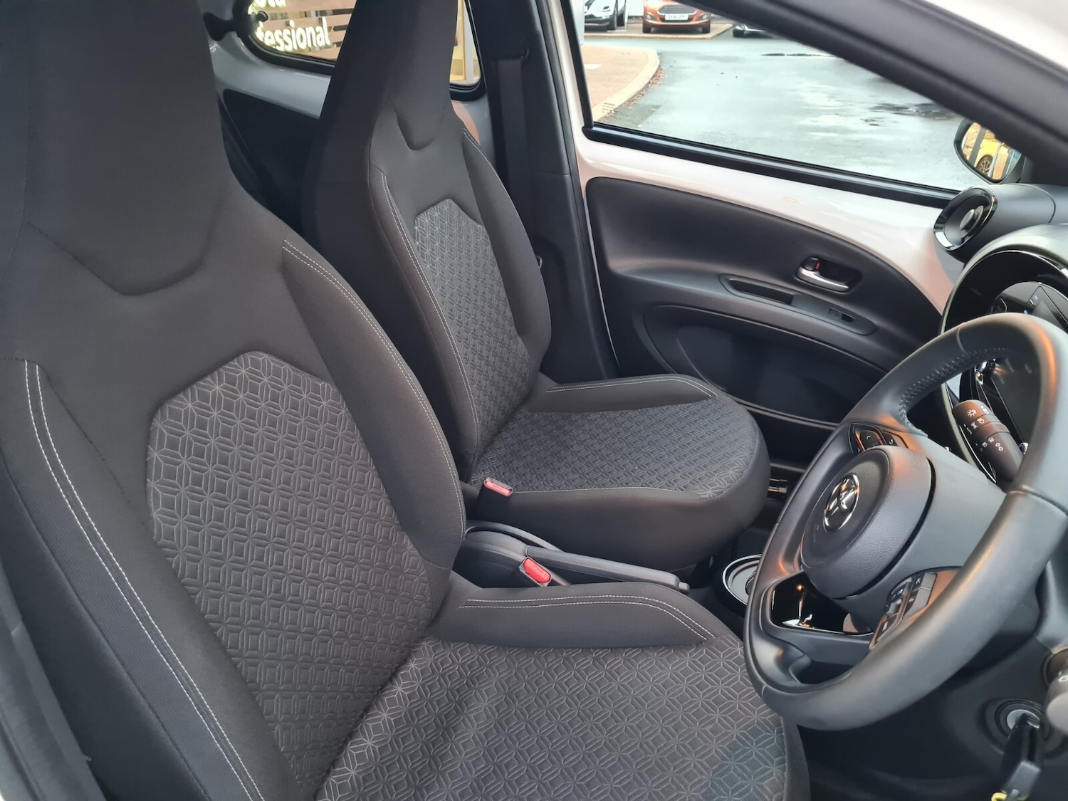 Used Toyota Aygo X 2023 for sale - 77165555: Photo 16