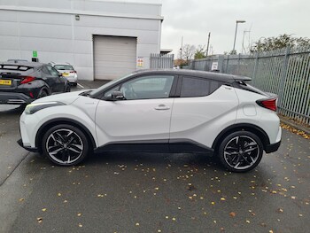 Used Toyota C-HR 2021 for sale - 76856437: Photo