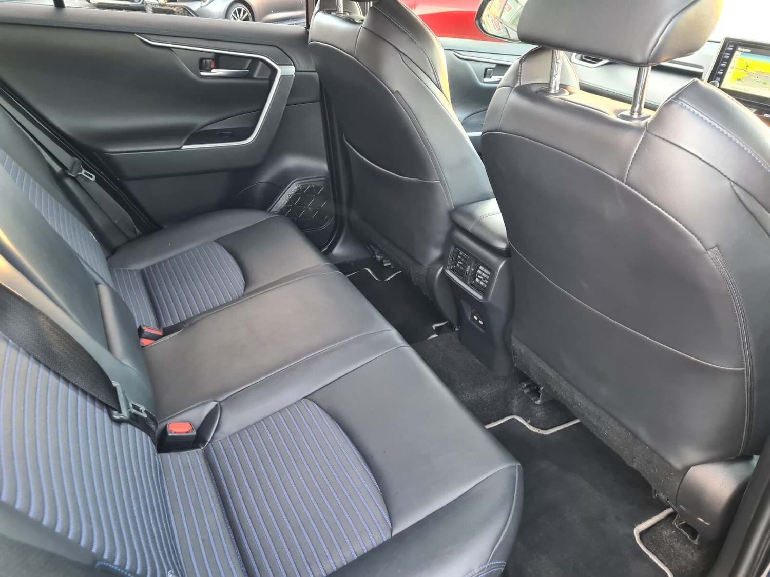 Used Toyota RAV4 2020 for sale - 77019874: Photo 18