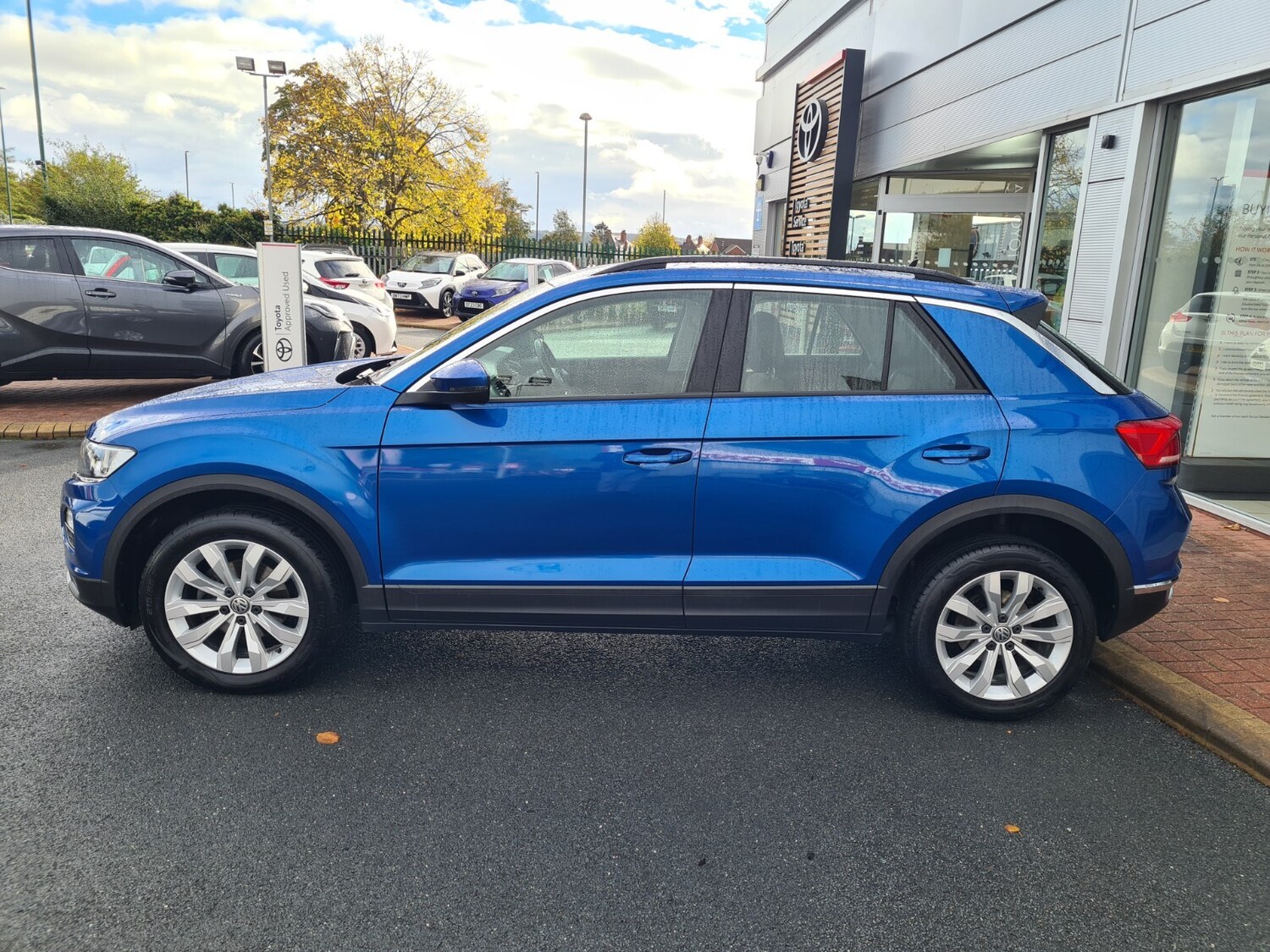 Used Volkswagen T-Roc 2019 for sale - 76338885: Photo 4