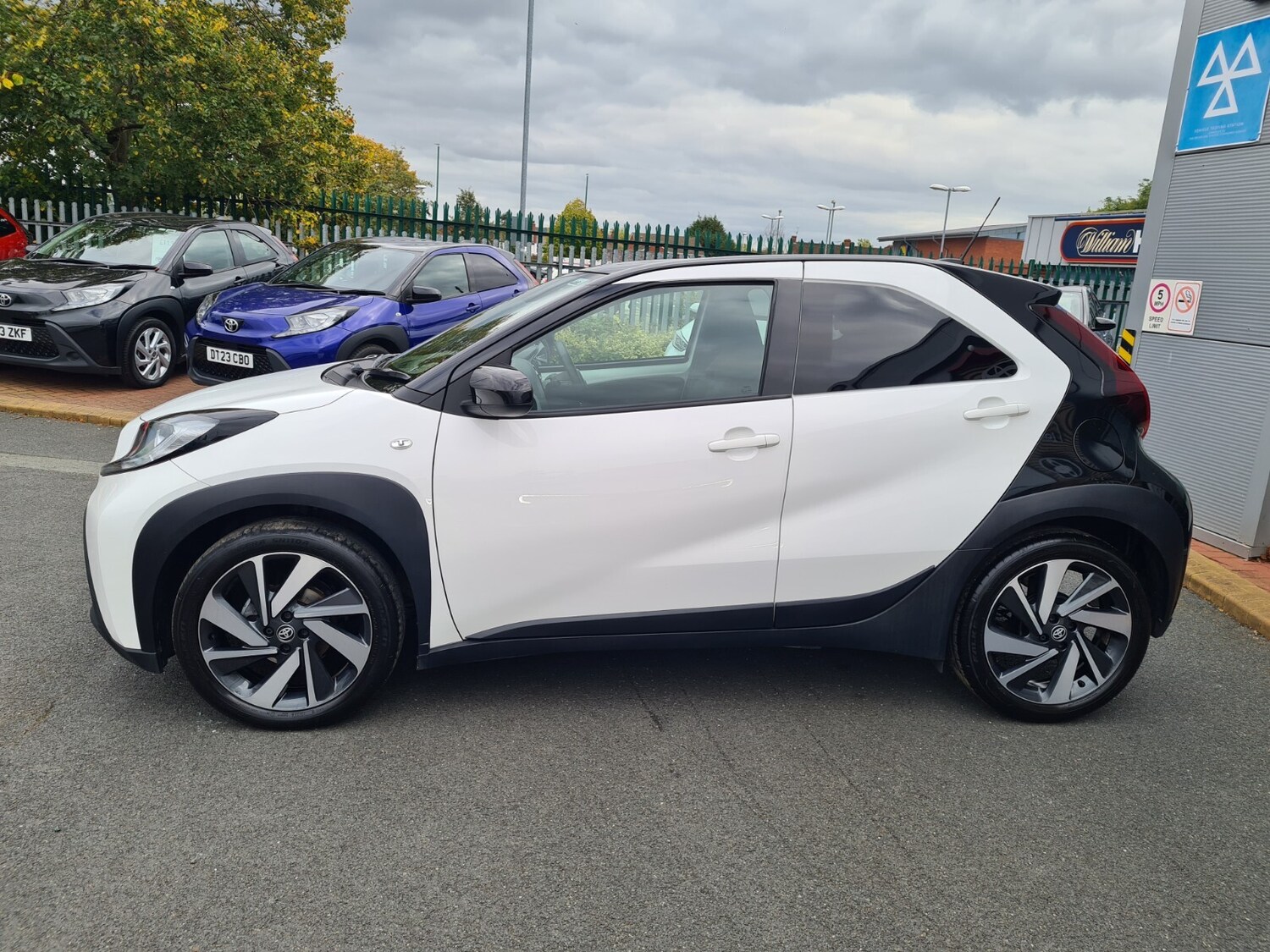 Used Toyota Aygo X 2023 for sale - 76856396: Photo 8