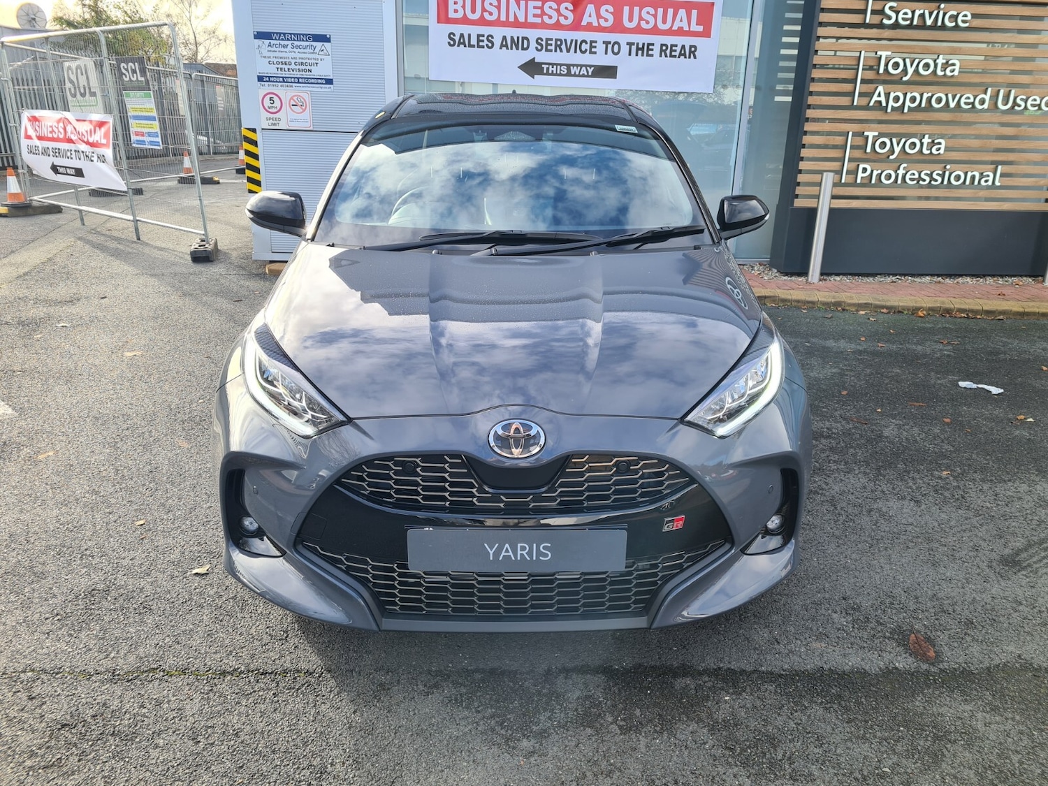 Used Toyota Yaris 2025 for sale - 77165534: Photo 2