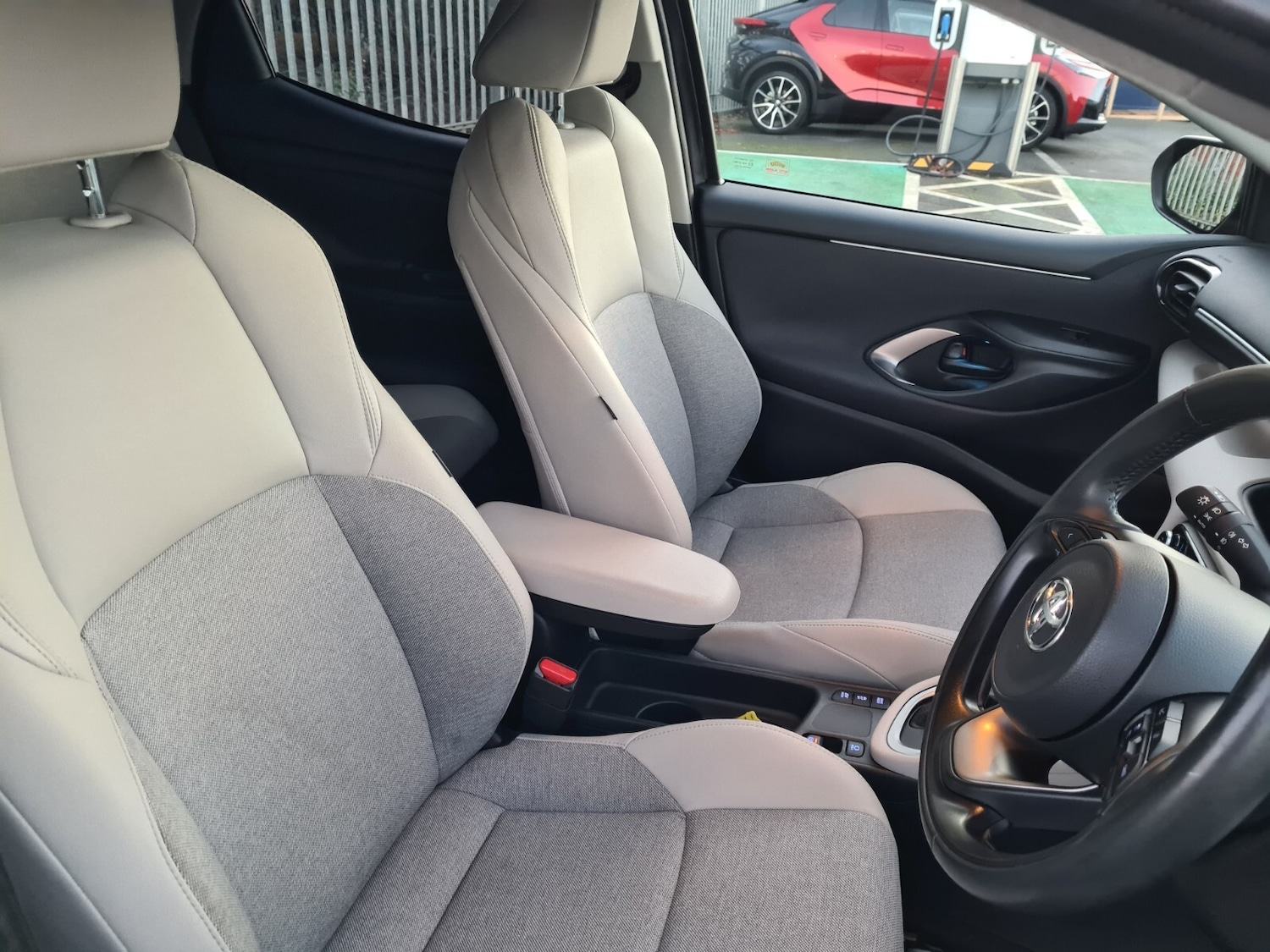 Used Toyota Yaris 2023 for sale - 76704327: Photo 16