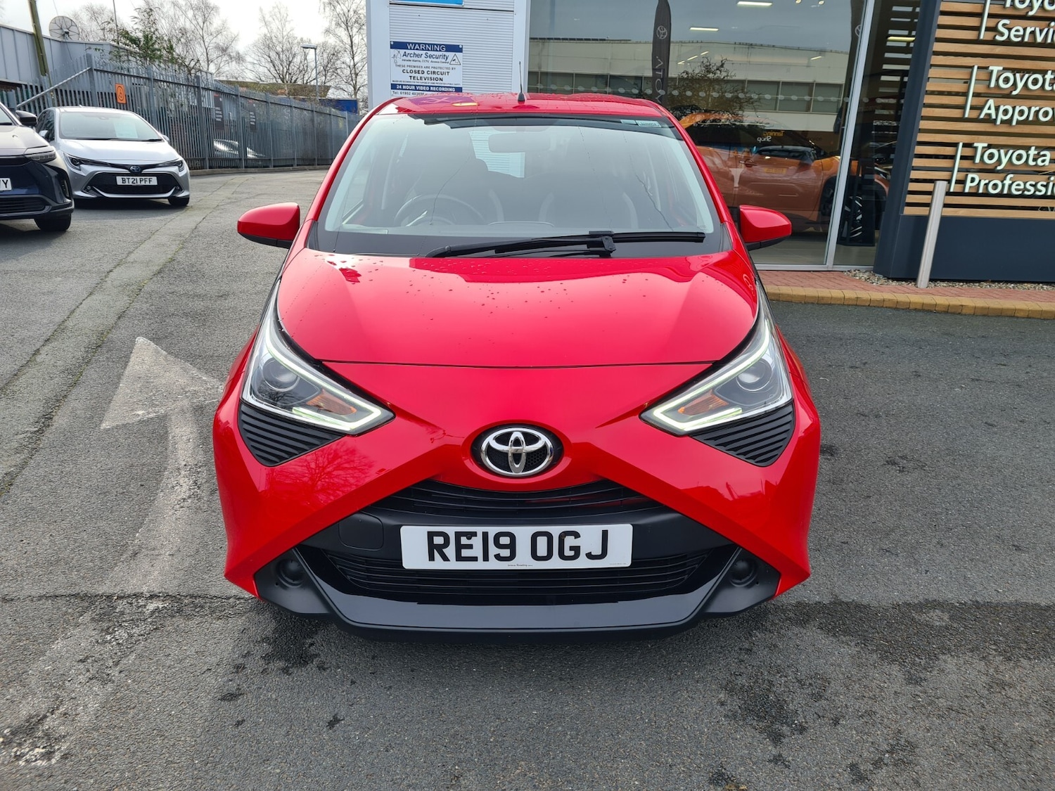 Used Toyota AYGO 2019 for sale - 77588496: Photo 2