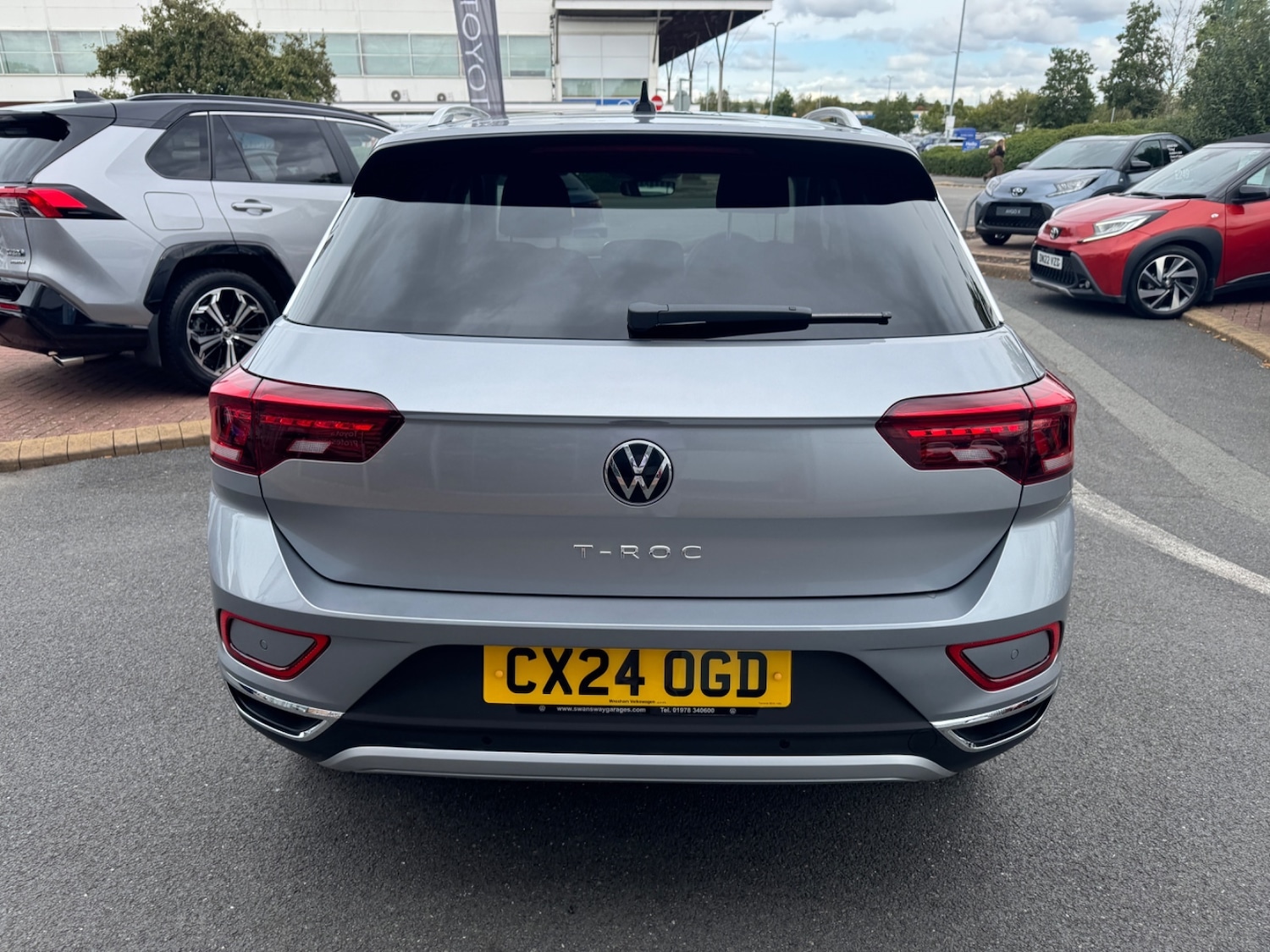 Used Volkswagen T-Roc 2024 for sale - 77165492: Photo 5