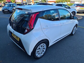 Used Toyota AYGO 2021 for sale - 76276334: Photo