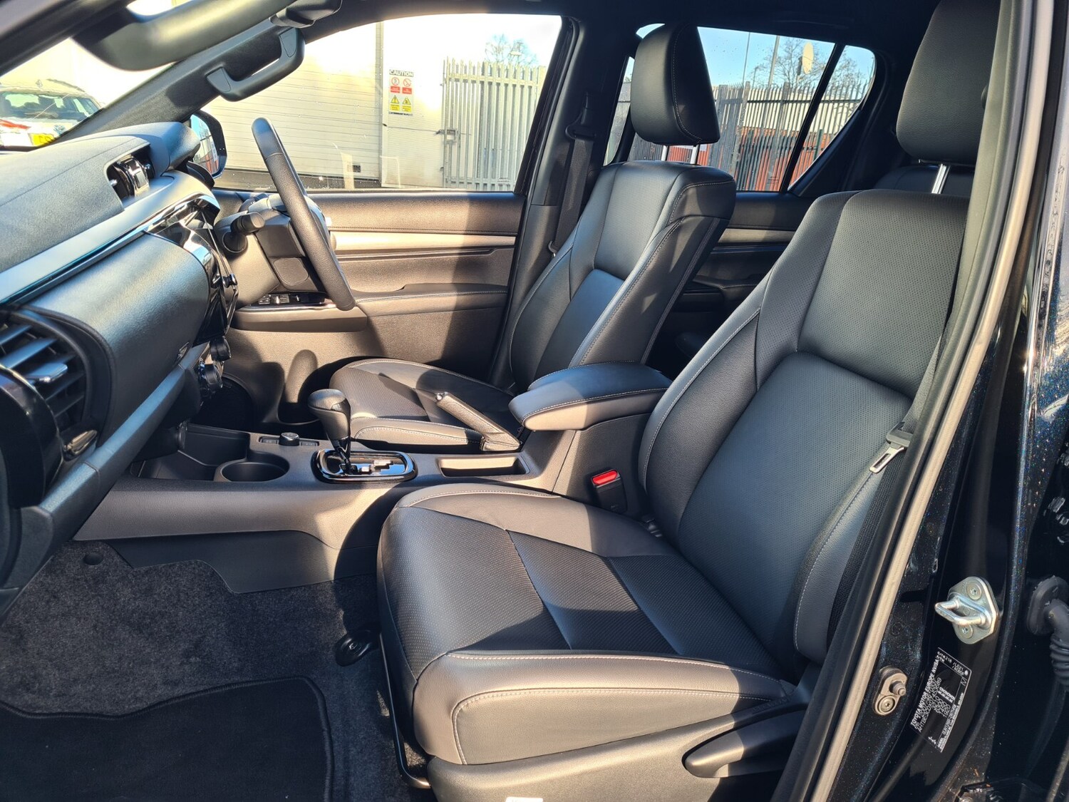 Used Toyota Hilux 2025 for sale - 76856379: Photo 22