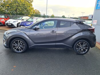 Used Toyota C-HR 2018 for sale - 76276645: Photo