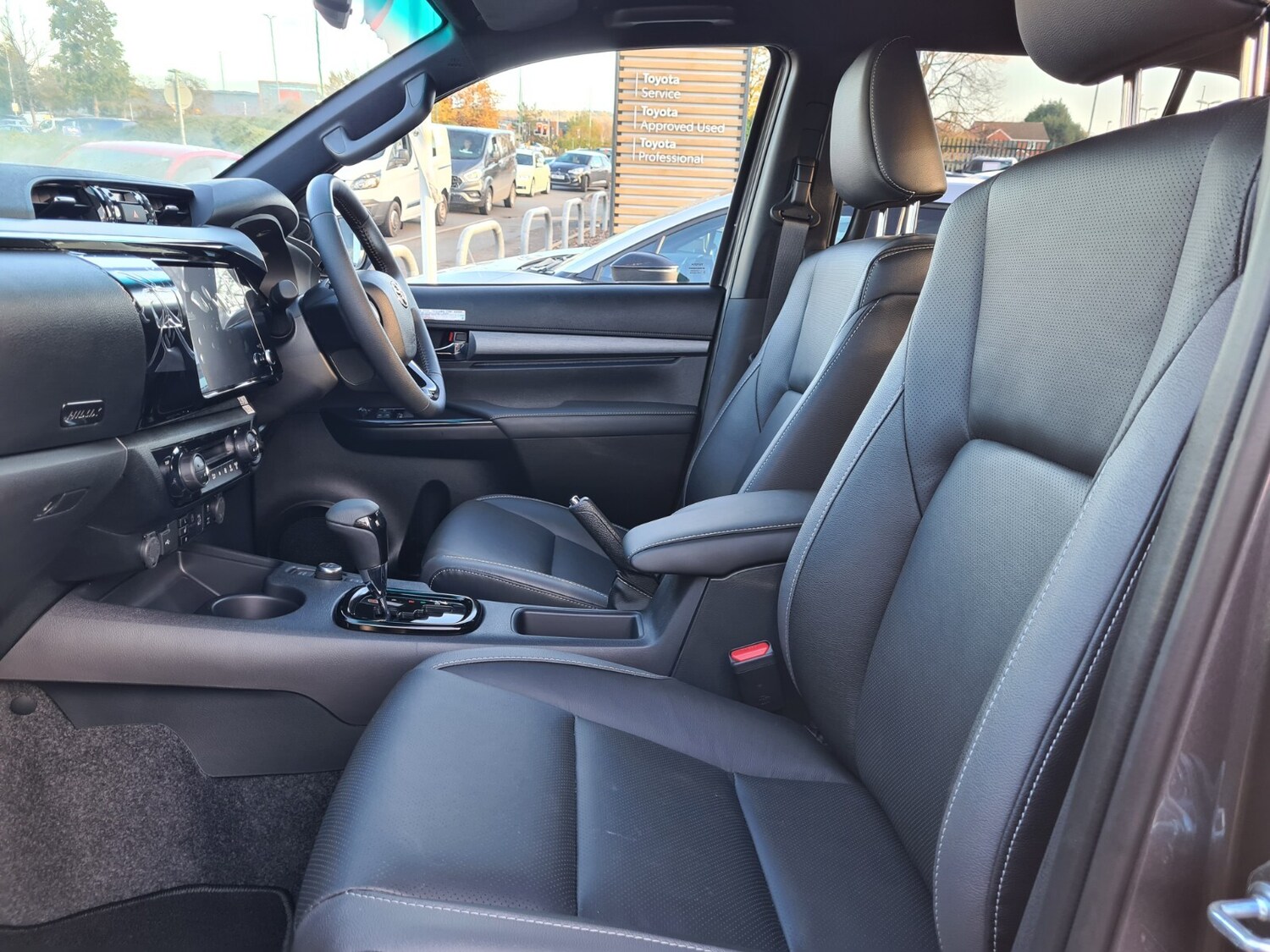 Used Toyota Hilux for sale - 76523603: Photo 12