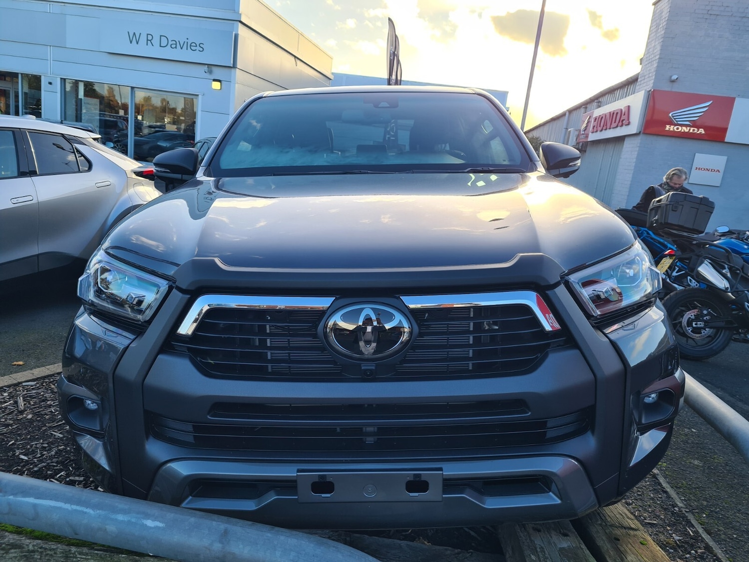 Used Toyota Hilux for sale - 76523603: Photo 2