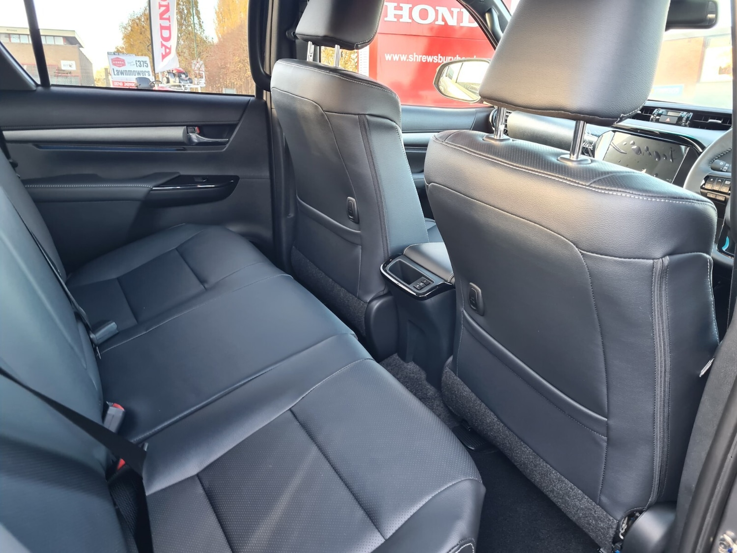 Used Toyota Hilux for sale - 76523603: Photo 9