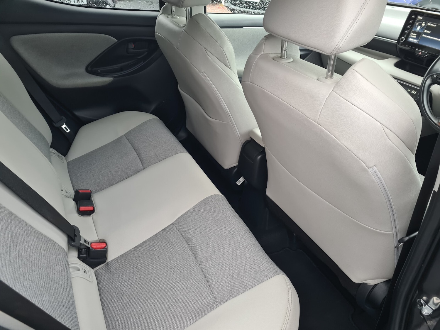 Used Toyota Yaris 2022 for sale - 76315811: Photo 16