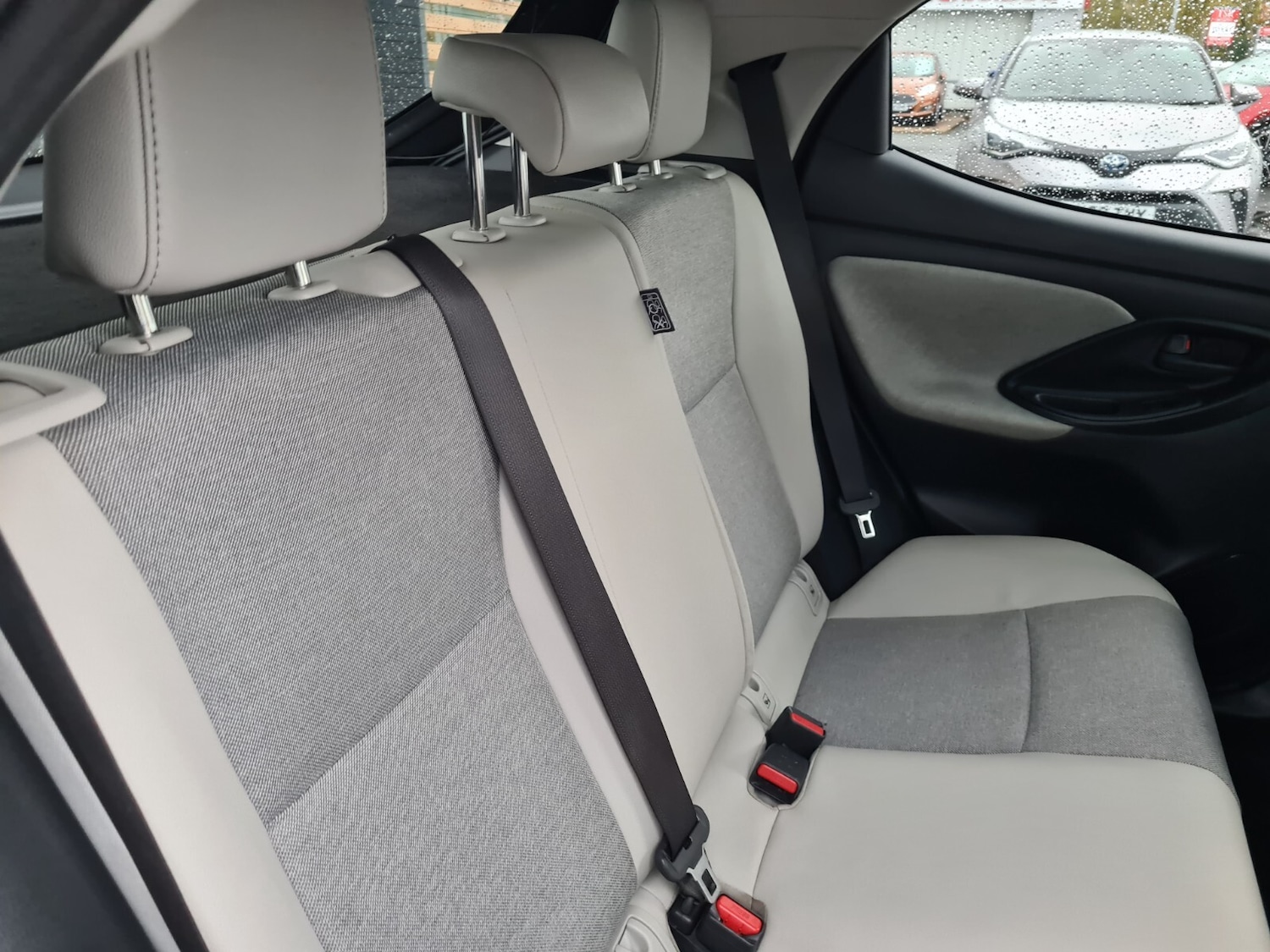 Used Toyota Yaris 2022 for sale - 76315811: Photo 17