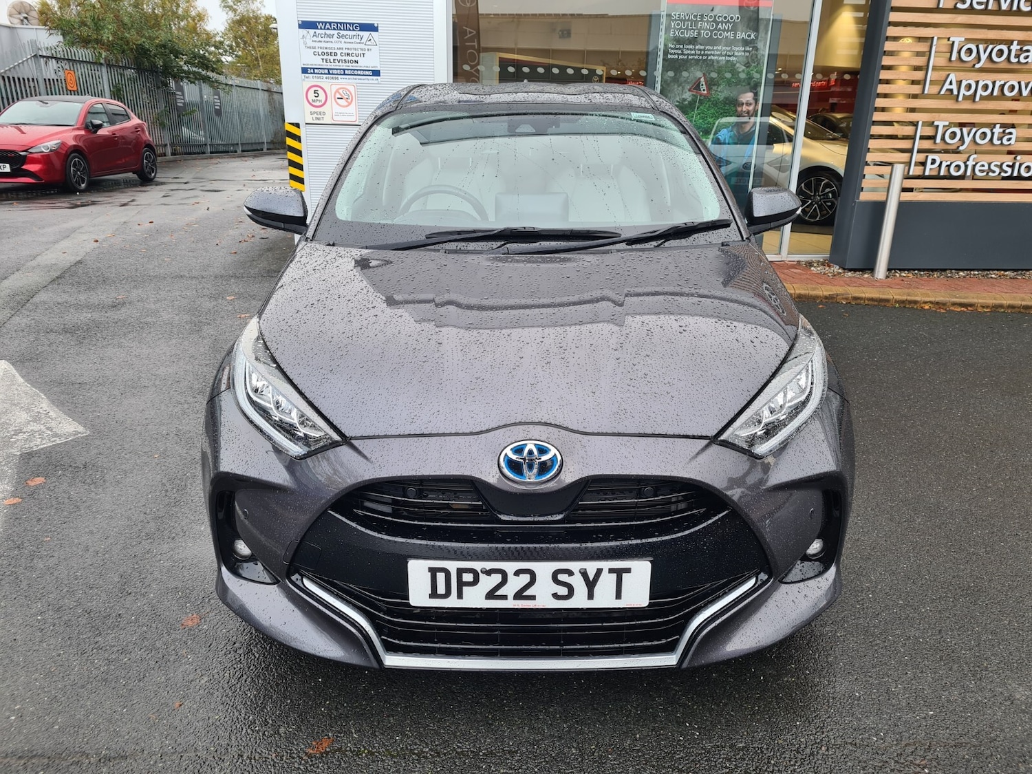 Used Toyota Yaris 2022 for sale - 76315811: Photo 2