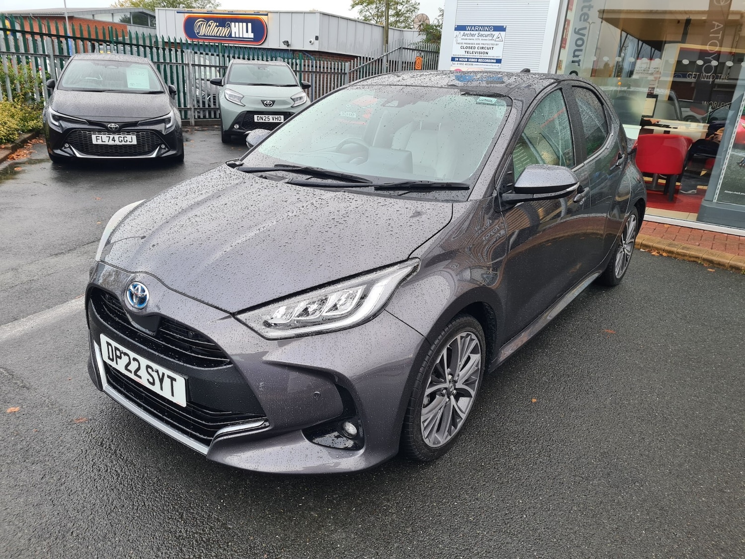 Used Toyota Yaris 2022 for sale - 76315811: Photo 3