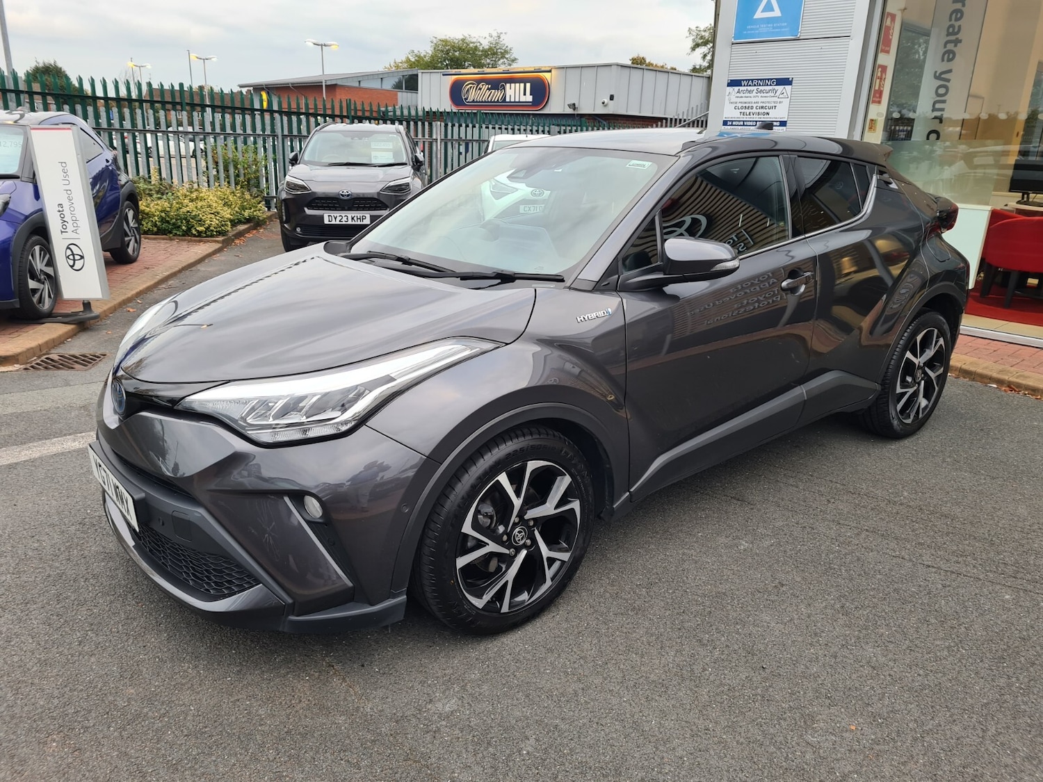 Used Toyota C-HR 2021 for sale - 76315785: Photo 3