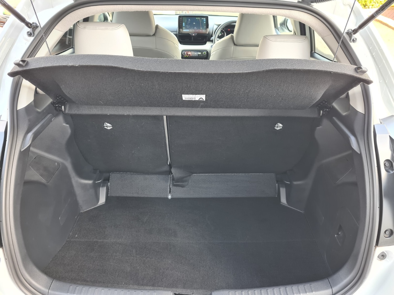 Used Toyota Yaris 2024 for sale - 77019851: Photo 20