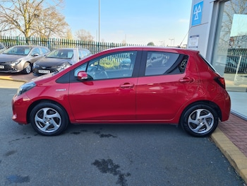 Used Toyota Yaris 2016 for sale - 77975574: Photo