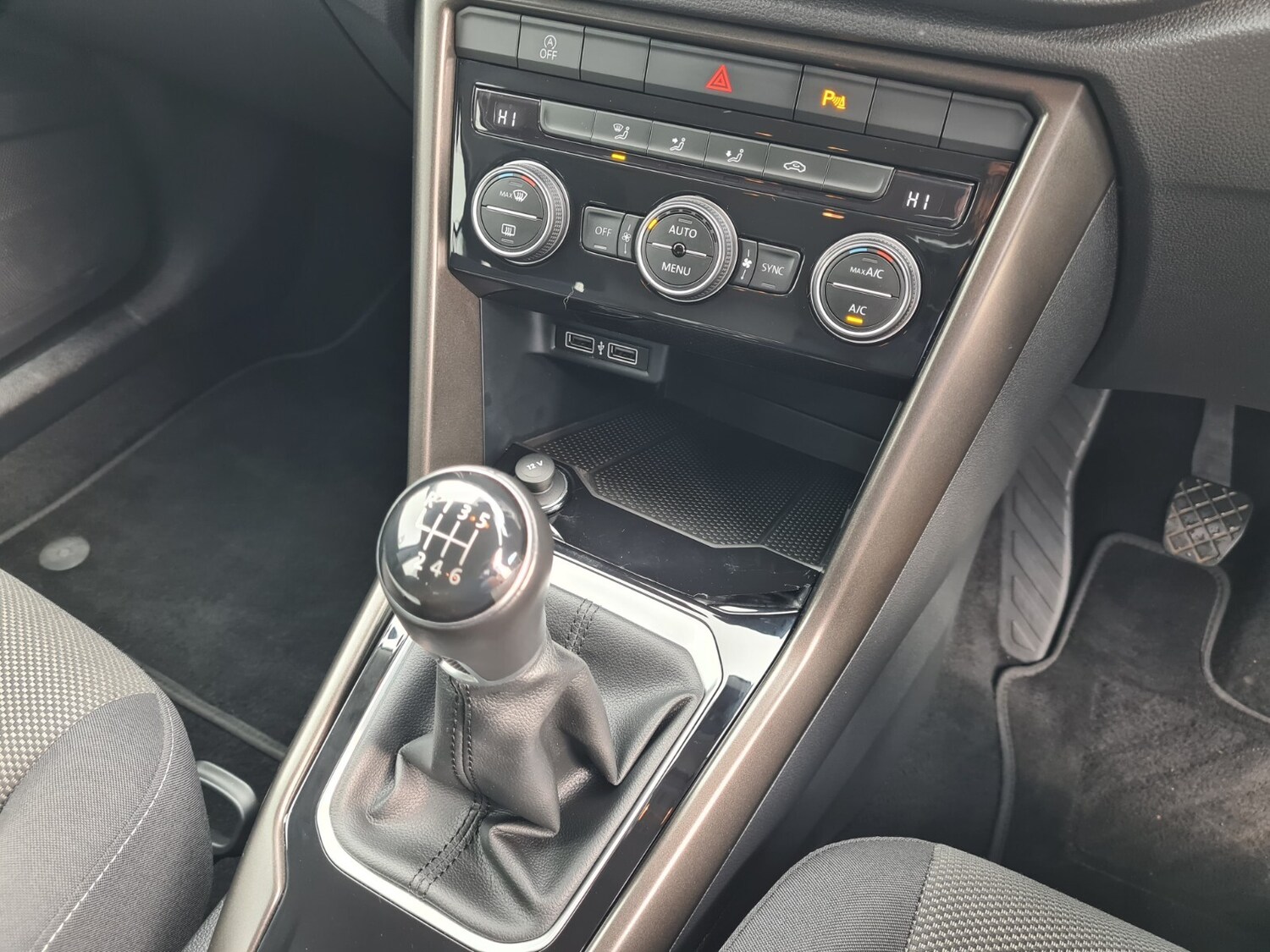 Used Volkswagen T-Roc 2019 for sale - 76856375: Photo 14