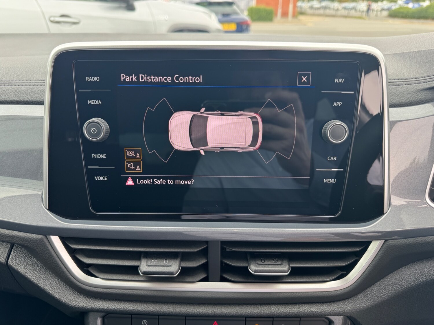 Used Volkswagen T-Roc 2024 for sale - 76856382: Photo 15