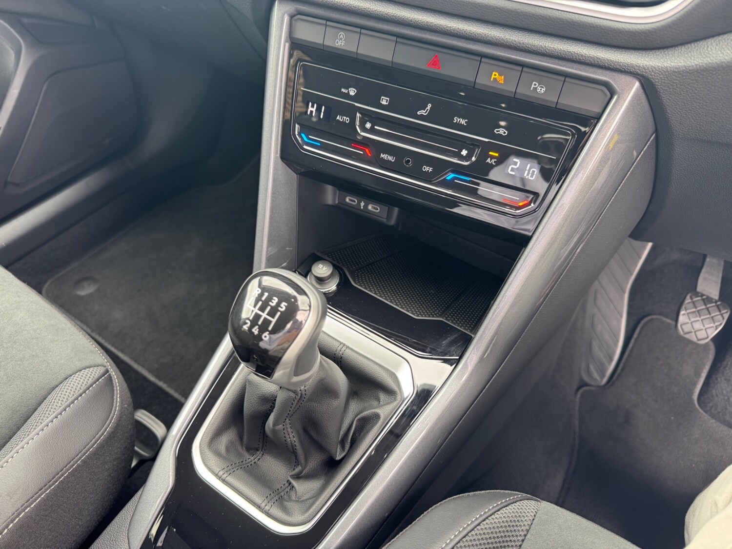 Used Volkswagen T-Roc 2024 for sale - 76856382: Photo 16