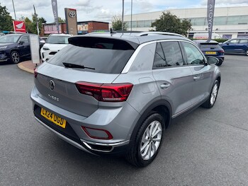 Used Volkswagen T-Roc 2024 for sale - 76856382: Photo