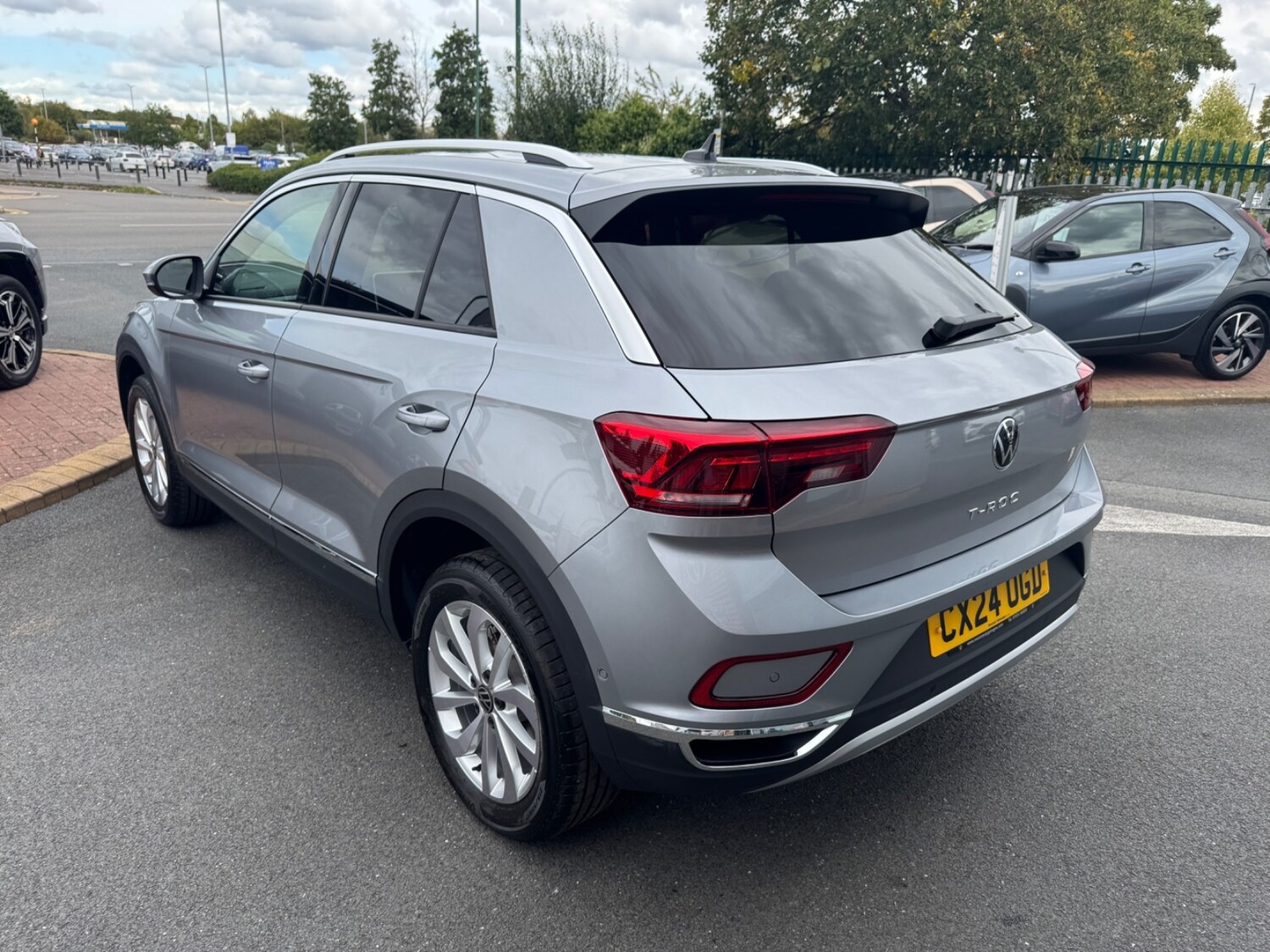 Used Volkswagen T-Roc 2024 for sale - 76856382: Photo 6