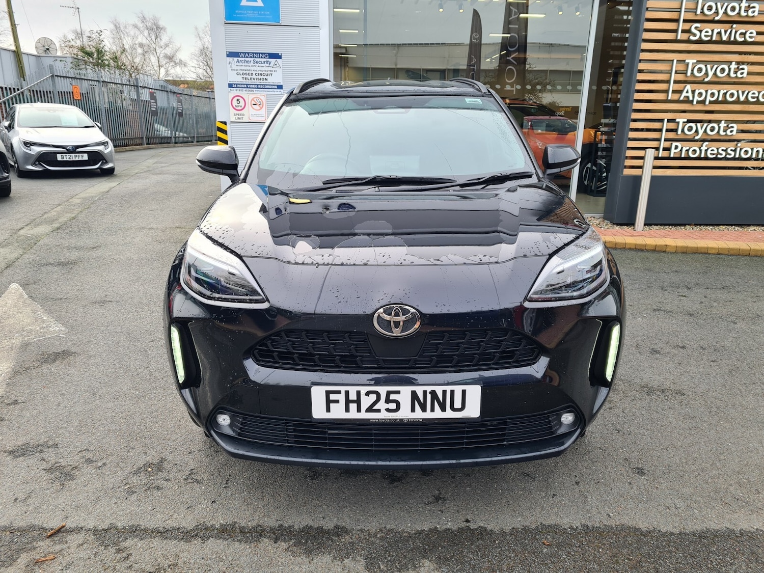 Used Toyota Yaris Cross 2025 for sale - 77581320: Photo 2