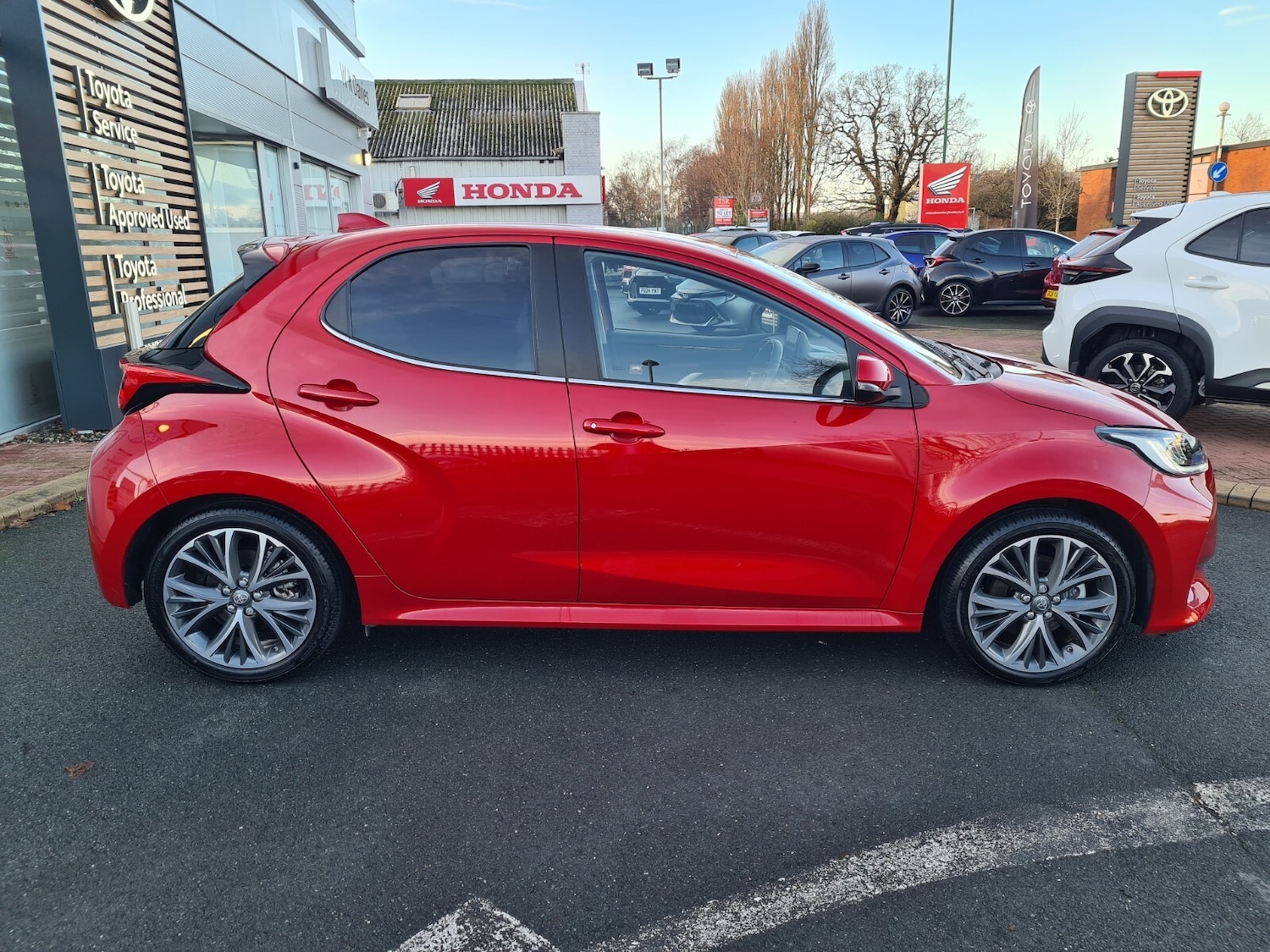 Used Toyota Yaris 2023 for sale - 77019873: Photo 8