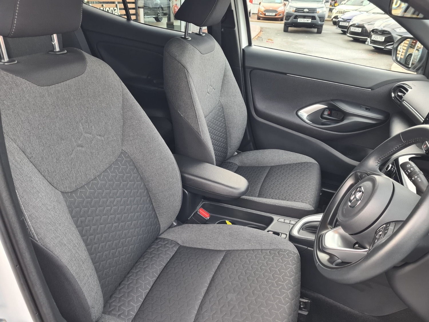 Used Toyota Yaris Cross 2022 for sale - 77165491: Photo 16