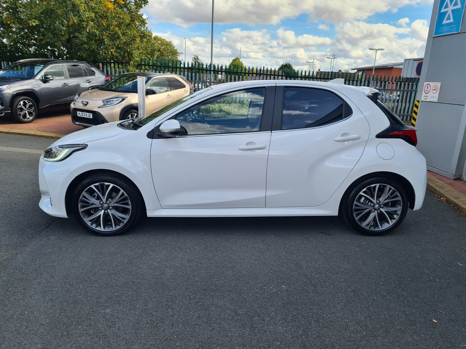 Used Toyota Yaris 2024 for sale - 76856468: Photo 8