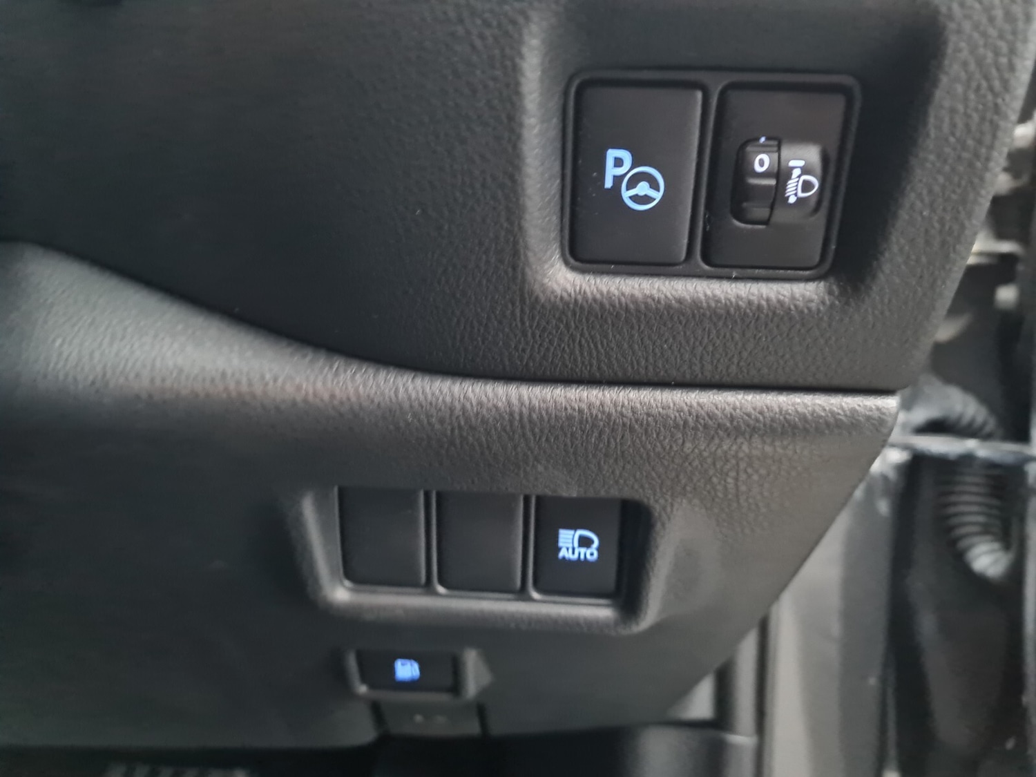 Used Toyota C-HR 2020 for sale - 77165488: Photo 15