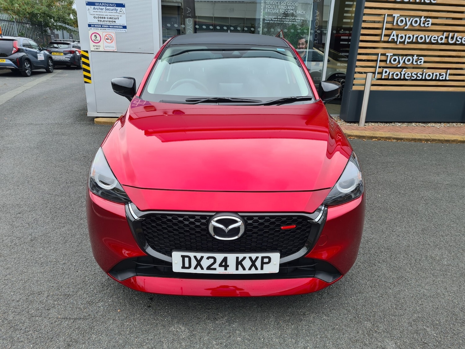 Used Mazda Mazda2 2024 for sale - 77165522: Photo 2