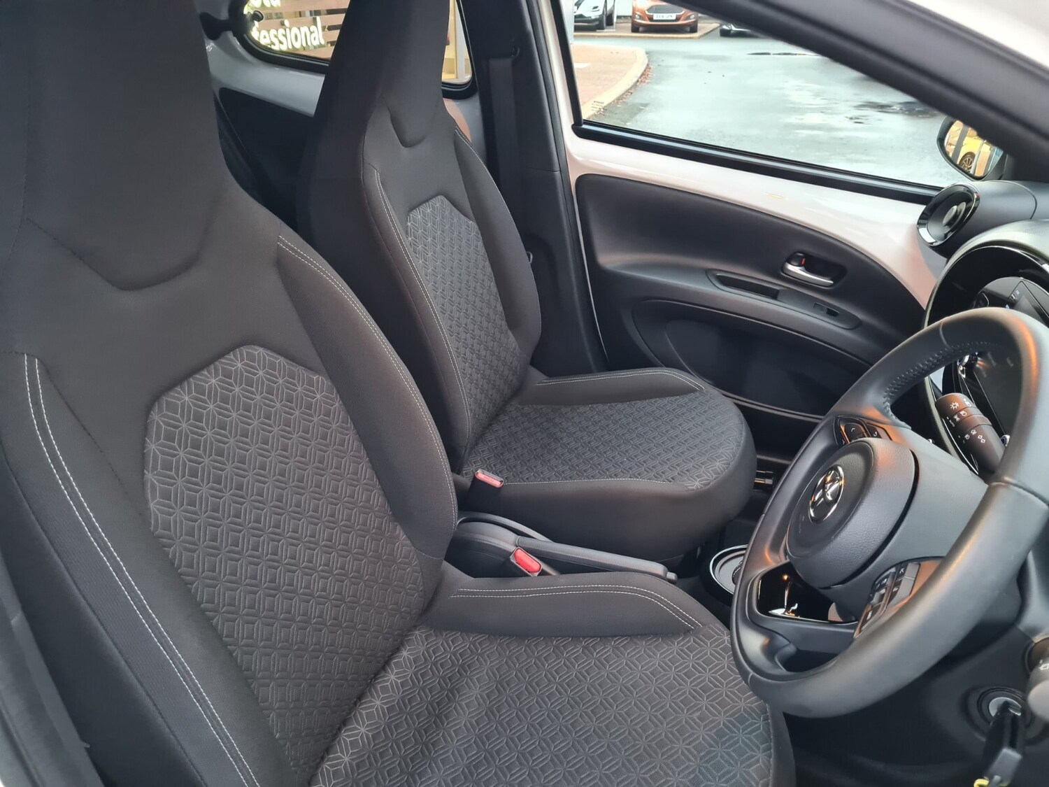 Used Toyota Aygo X 2023 for sale - 76589856: Photo 16