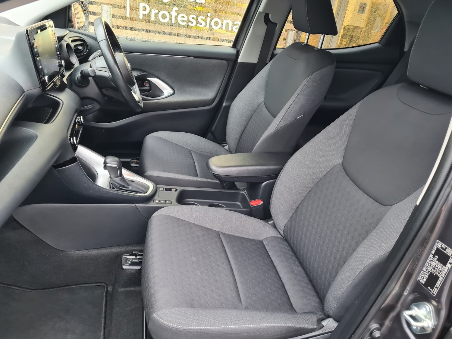 Used Toyota Yaris 2021 for sale - 77434930: Photo 19