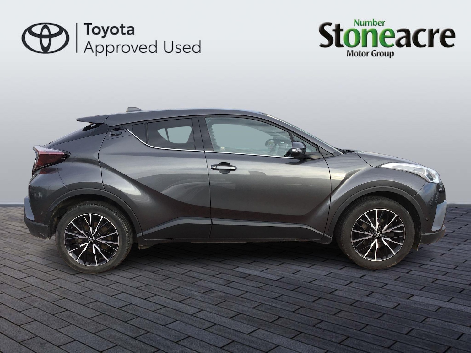 Used Toyota C-HR 2019 for sale - 76537600: Photo 4