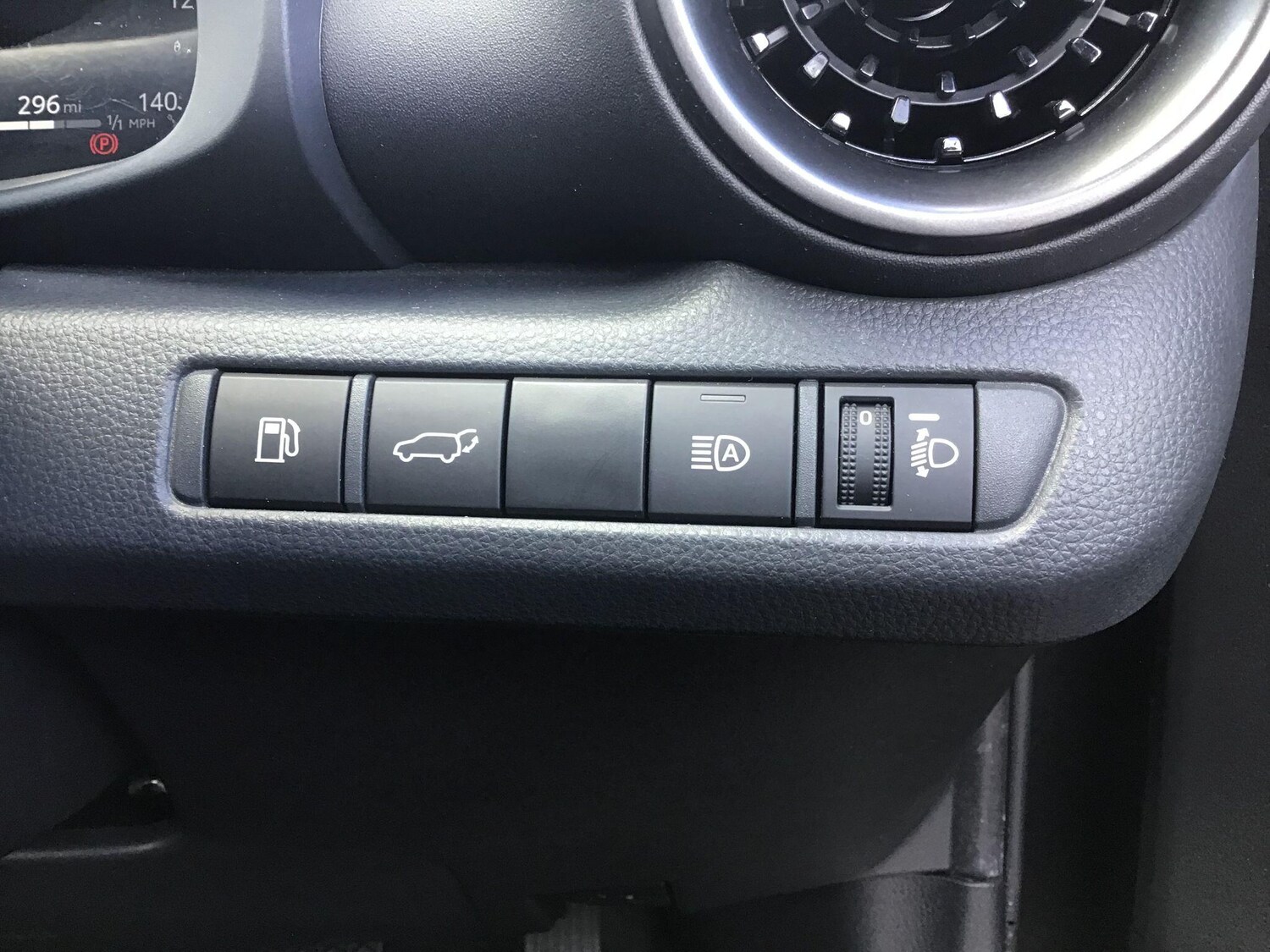 Used Toyota C-HR 2025 for sale - 78019657: Photo 16