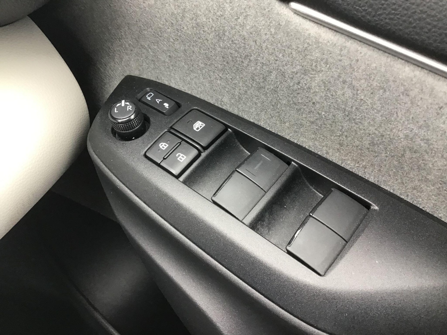 Used Toyota Yaris for sale - 78220266: Photo 16