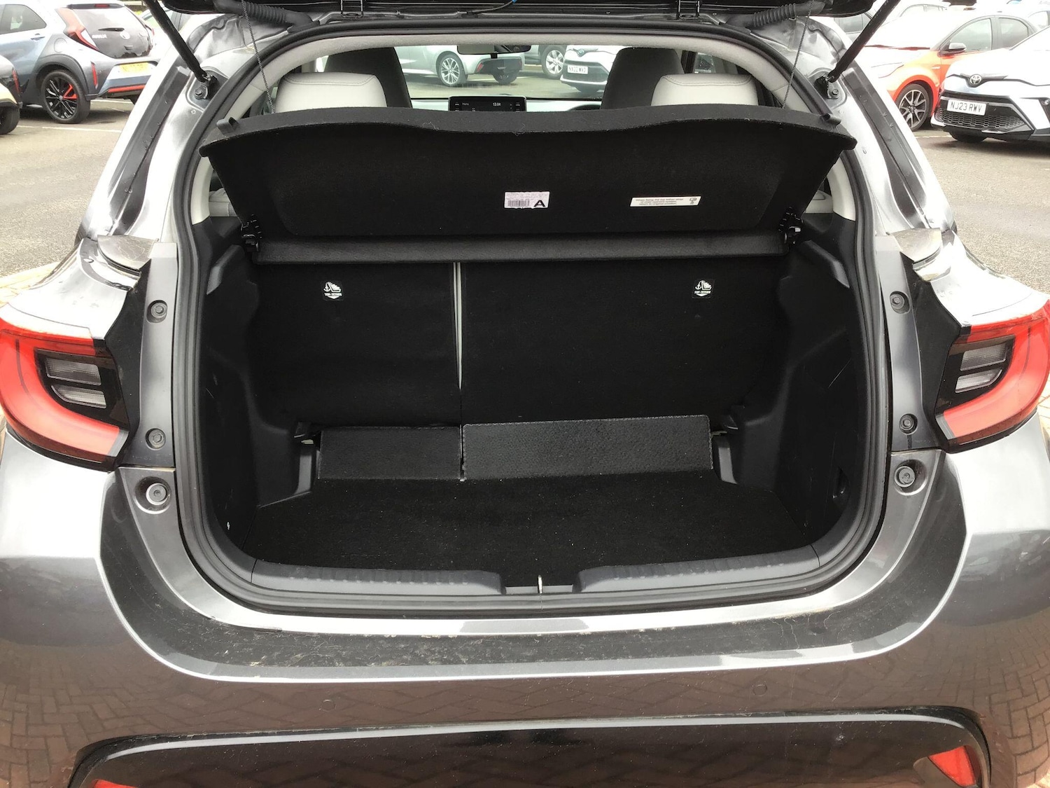 Used Toyota Yaris for sale - 78220266: Photo 17