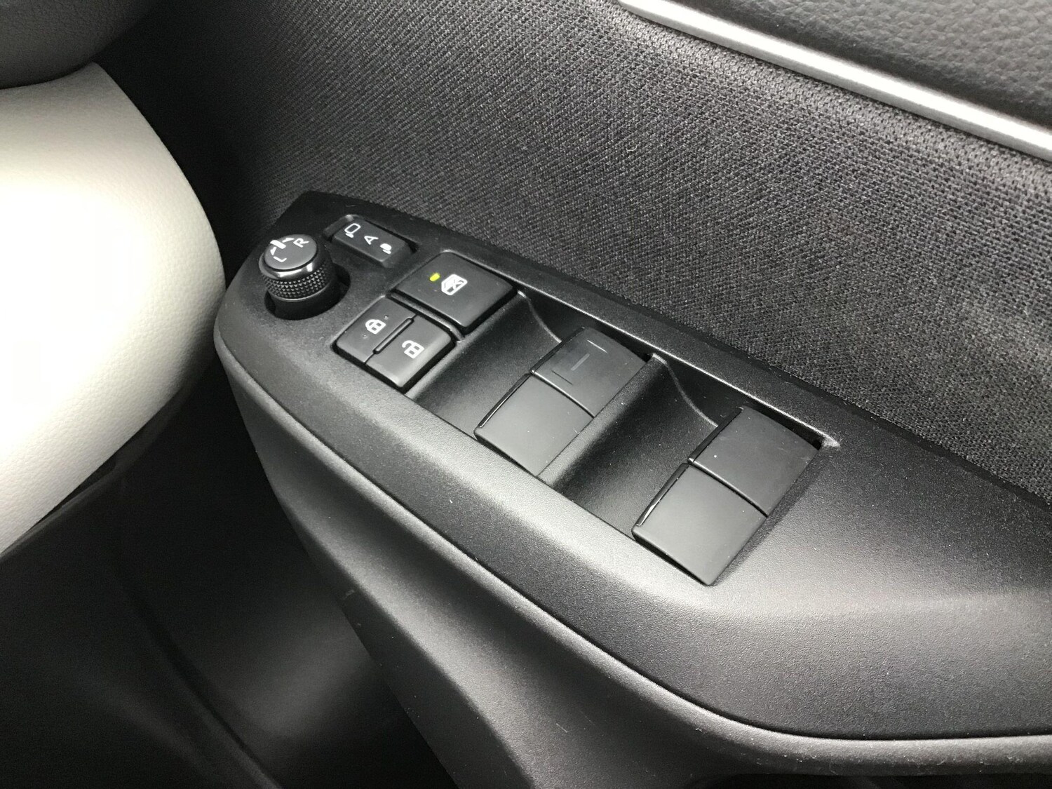 Used Toyota Yaris 2023 for sale - 78019650: Photo 17