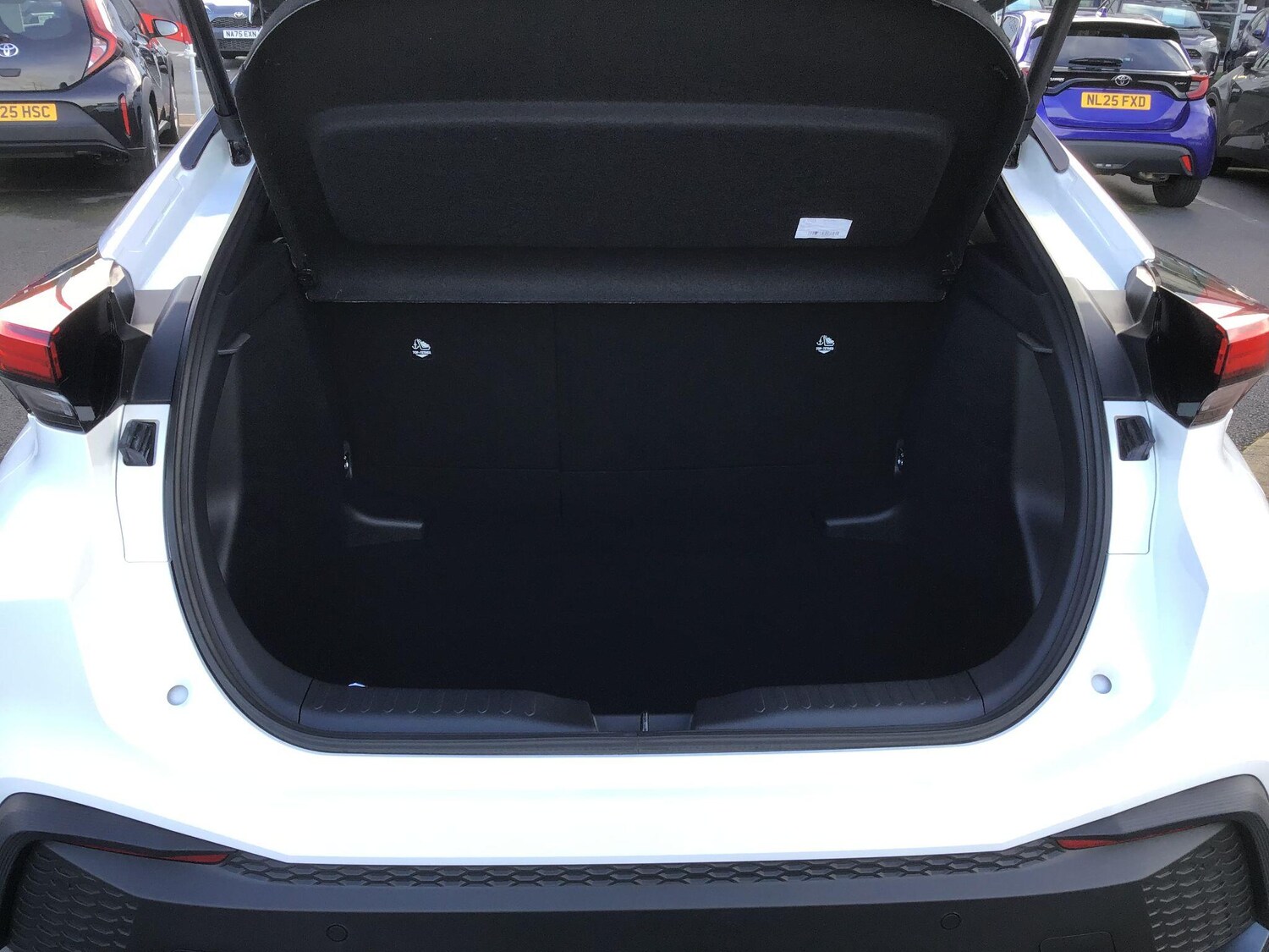 Used Toyota C-HR for sale - 77710408: Photo 12