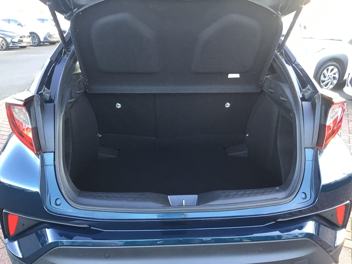 Used Toyota C-HR 2023 for sale - 77162744: Photo 12