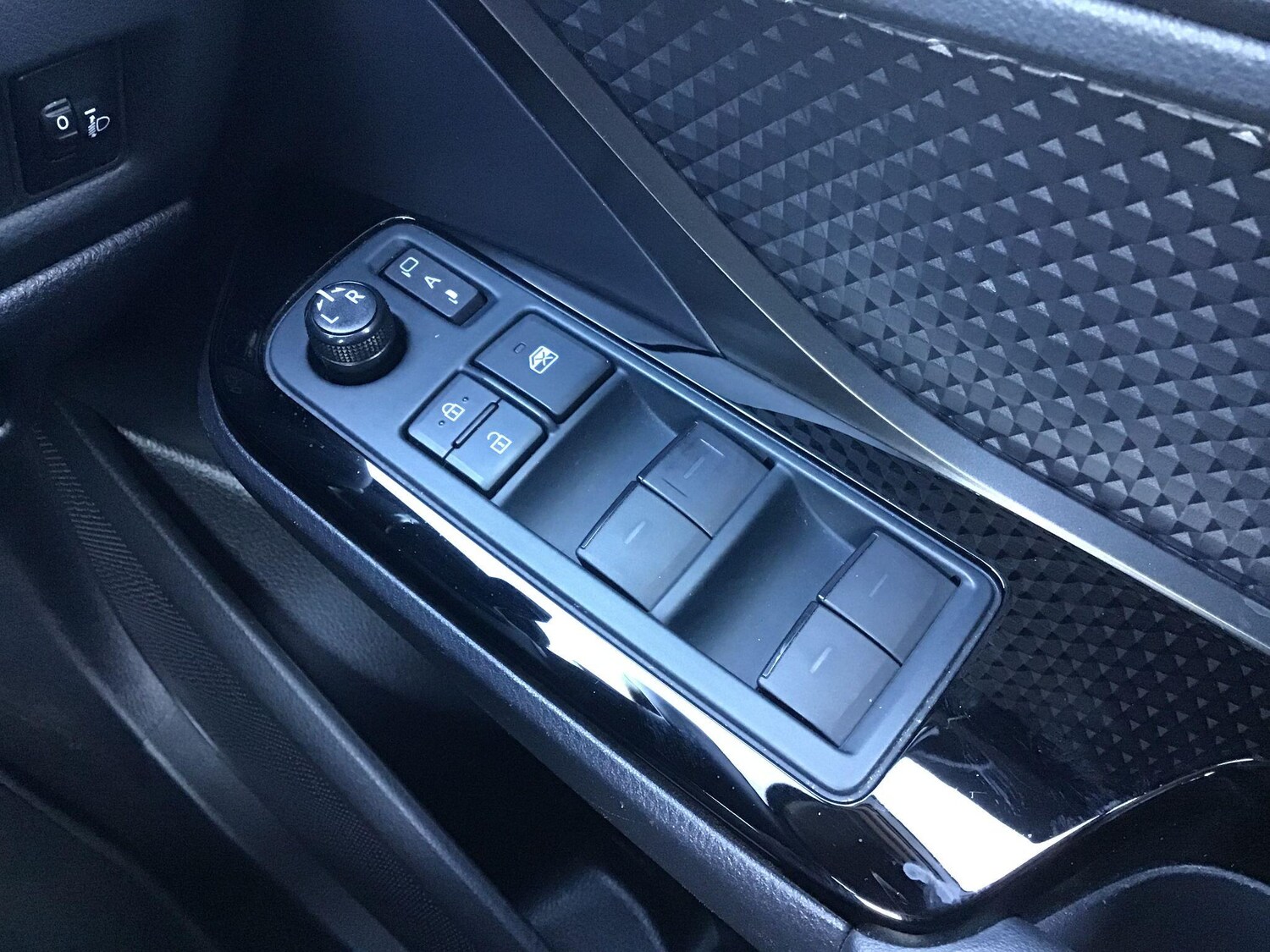 Used Toyota C-HR 2022 for sale - 78170884: Photo 15