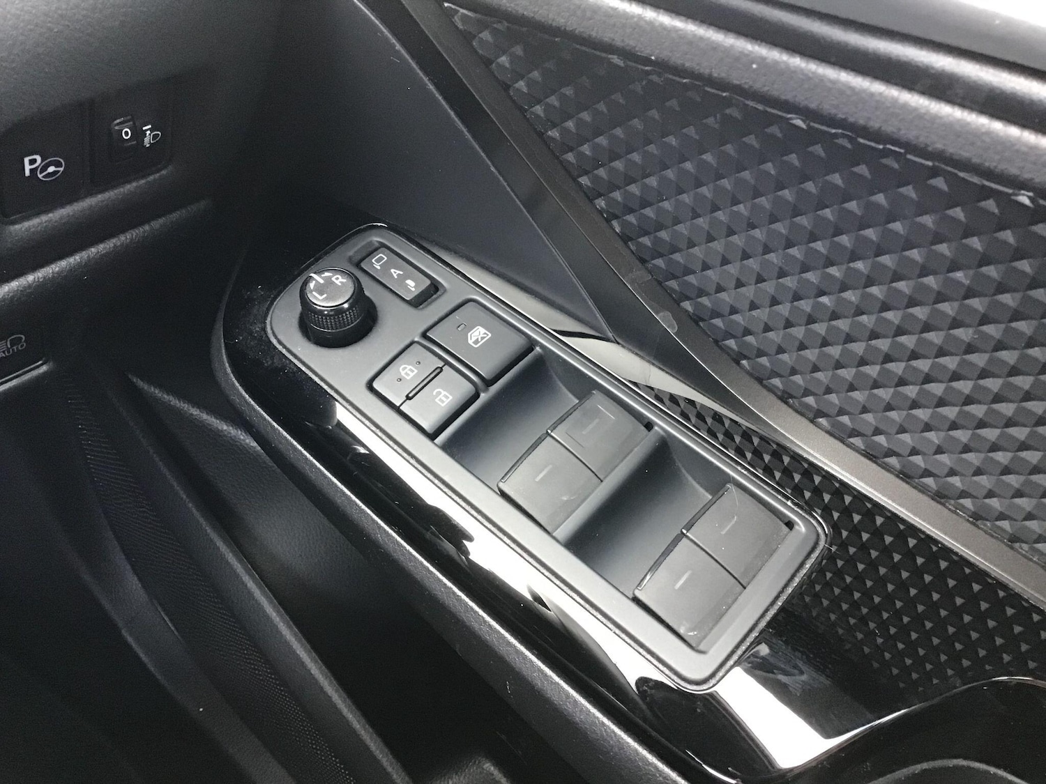 Used Toyota C-HR 2023 for sale - 78127304: Photo 14