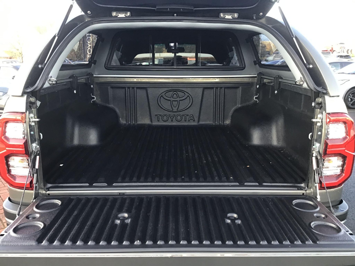 Used Toyota Hilux 2025 for sale - 76743260: Photo 12