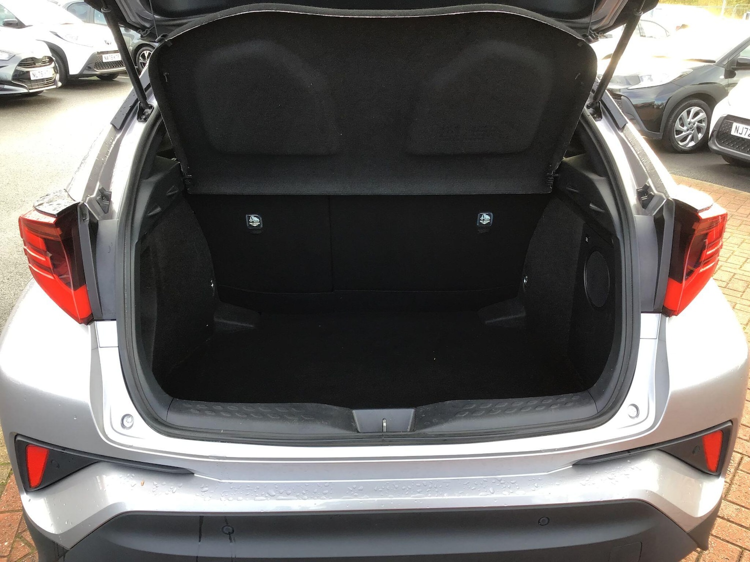 Used Toyota C-HR 2020 for sale - 76561207: Photo 12