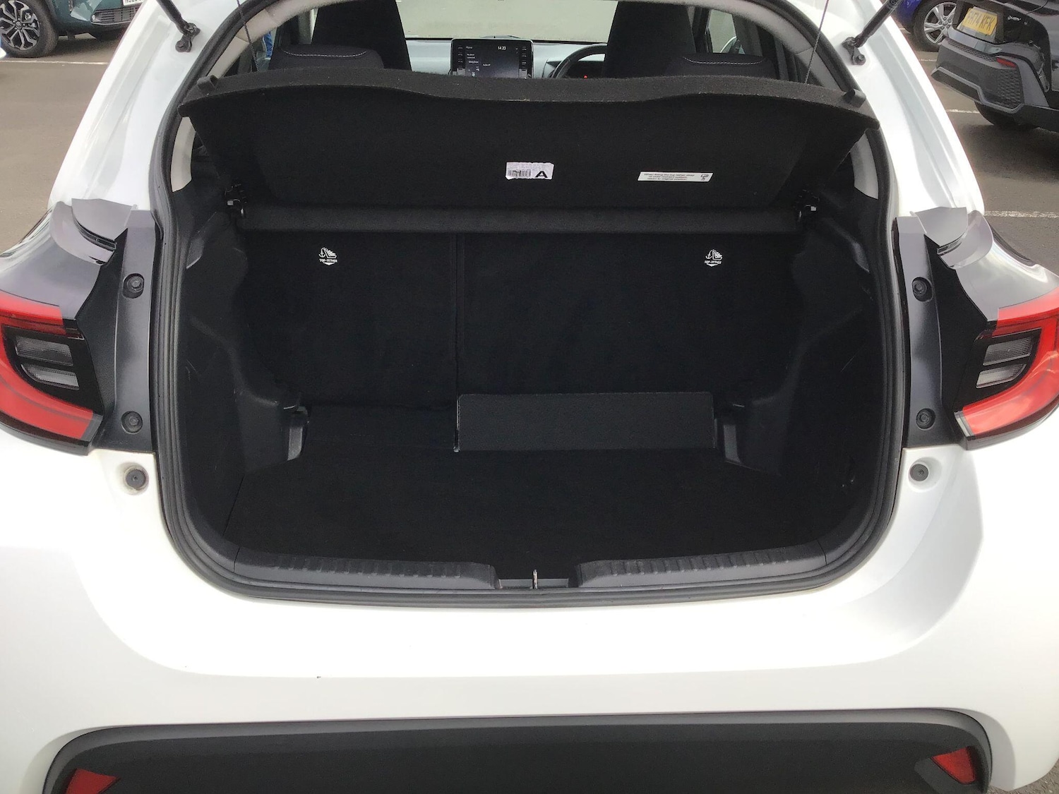 Used Toyota Yaris 2022 for sale - 77709581: Photo 12