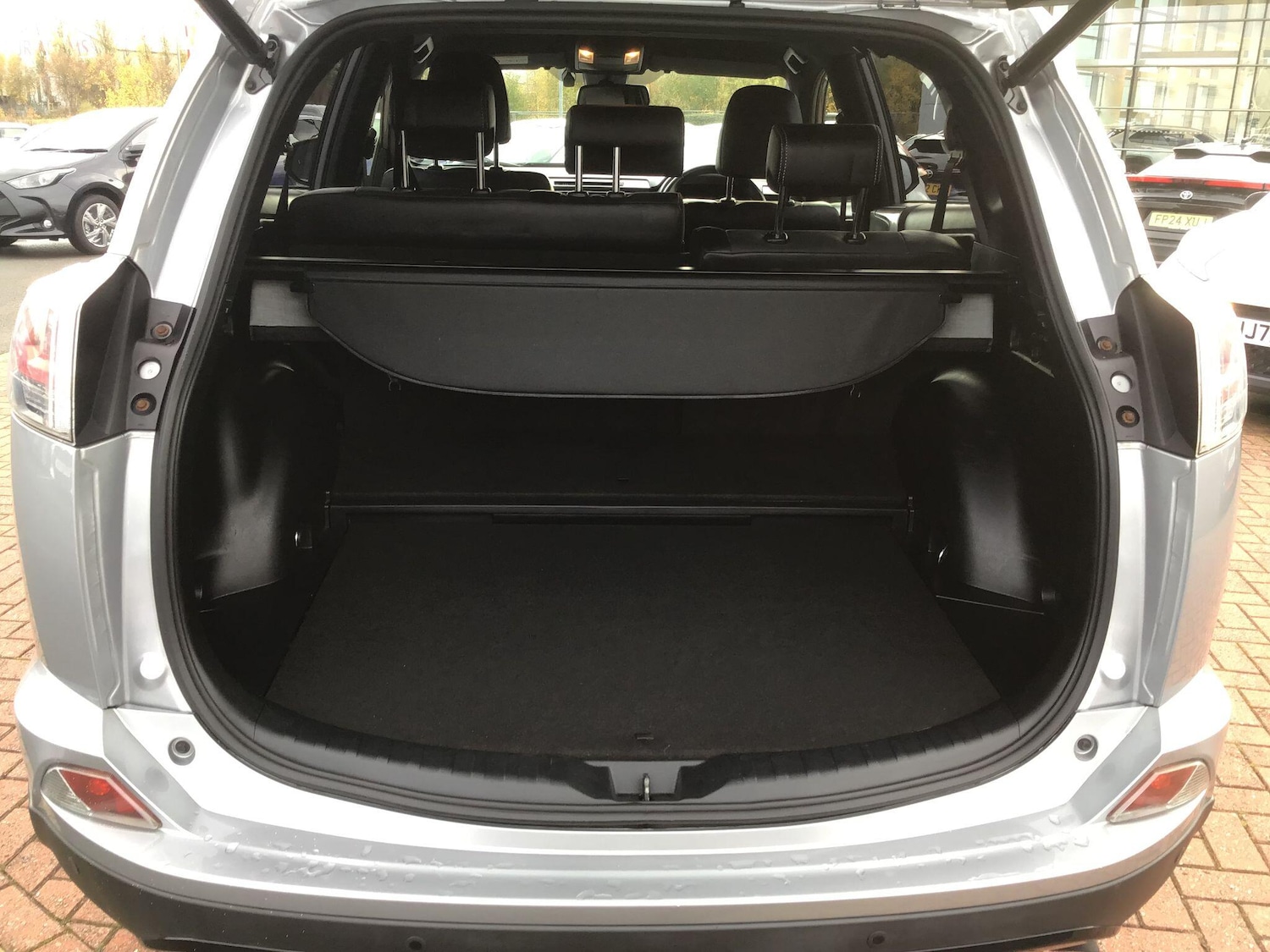 Used Toyota RAV4 2018 for sale - 76513086: Photo 12